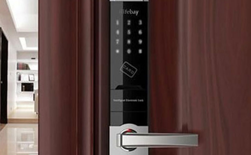 东方24小时上门开锁公司