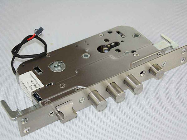 东方24小时上门开锁公司