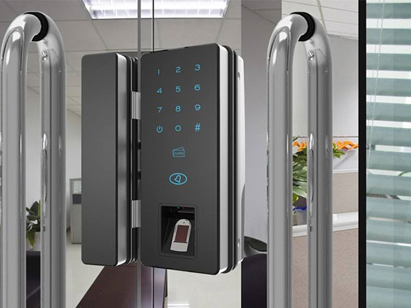 东方24小时上门开锁公司