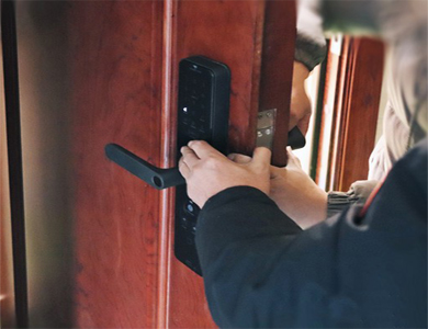 东方24小时上门开锁公司